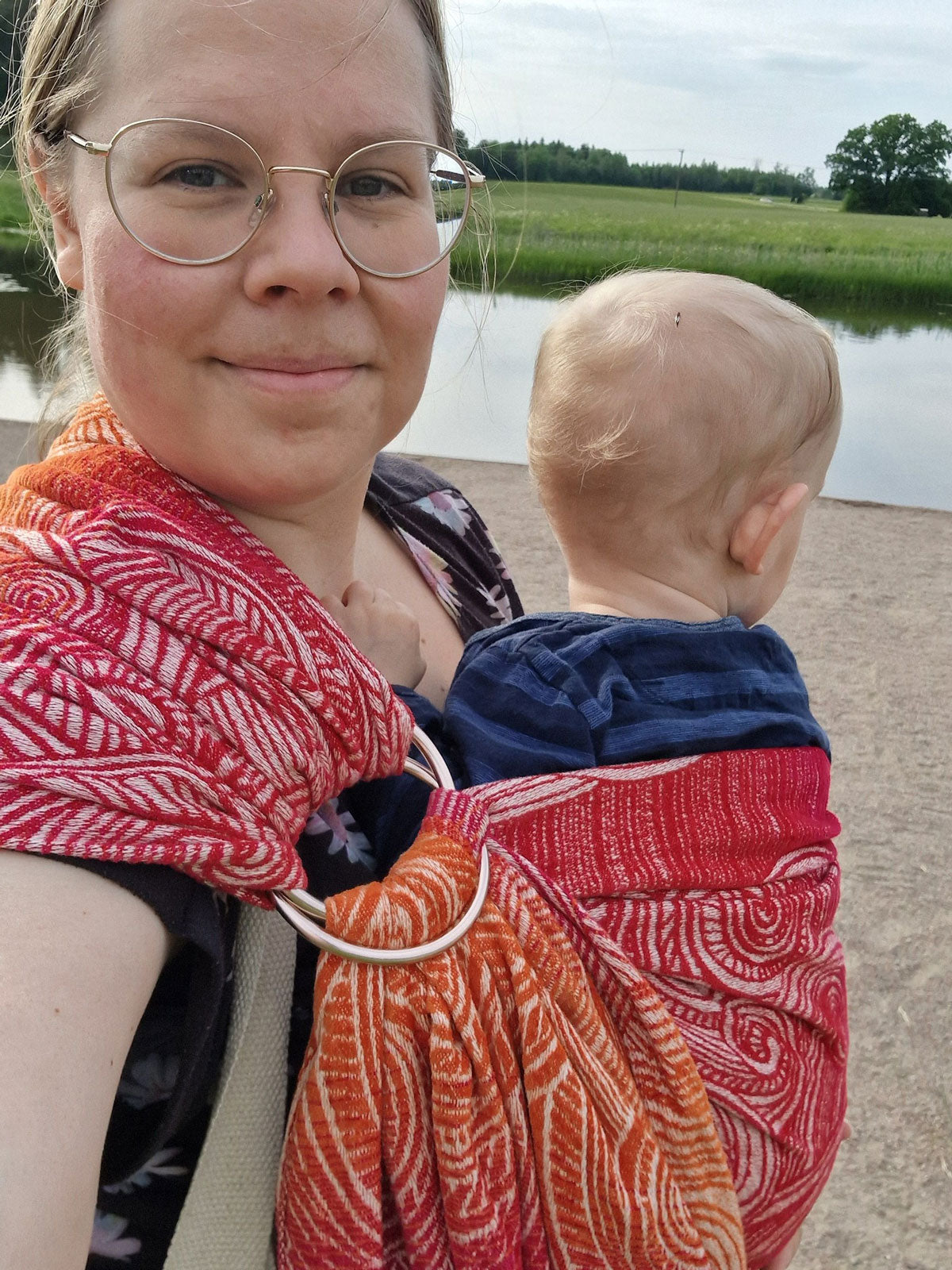Oscha Ring Sling Carrier in Sea Salt design.