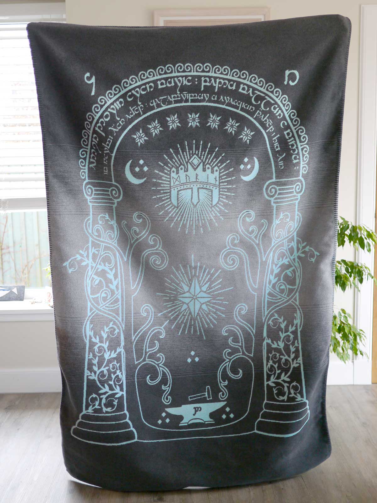 Doors of Durin Guardian Brushed Cotton Throw (Woven Second) [Grade 2]